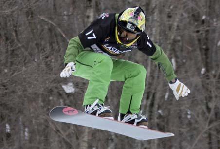  A brasileira Isabel Clark em ação  / Foto: FIS SNOWBOARD